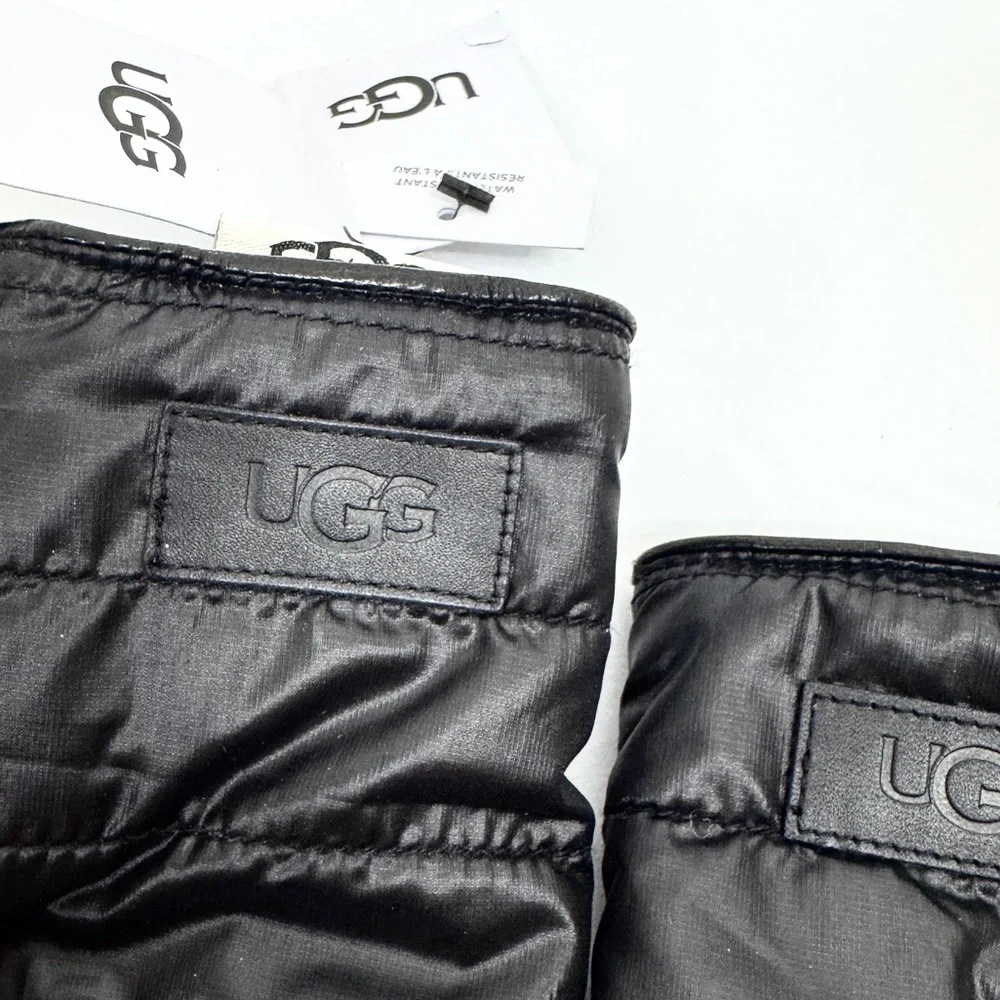UGG Sherpa Fabric Glove With Zipper Black Size S/M New With Flaw